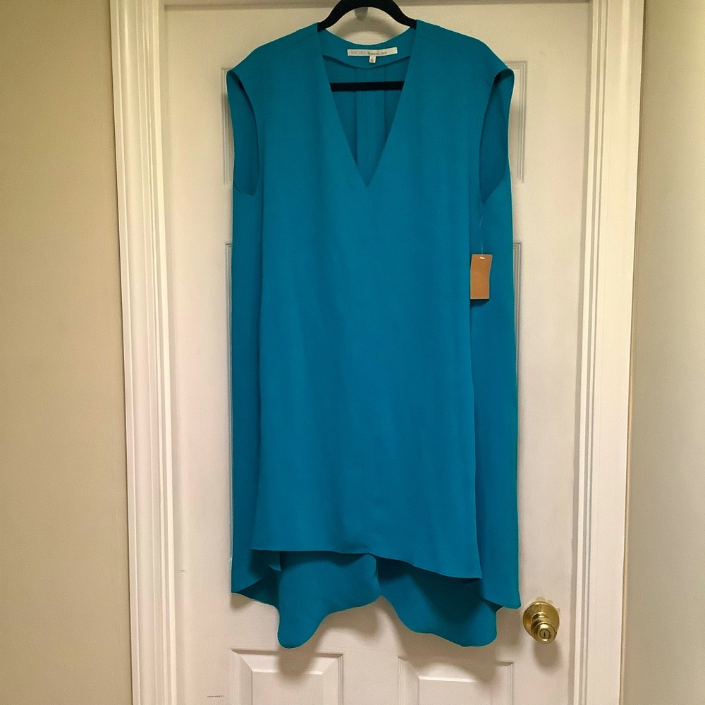 NWTS Rachel Roy blue sleeveless V-neck dress (L) Pleat in back, higher in front